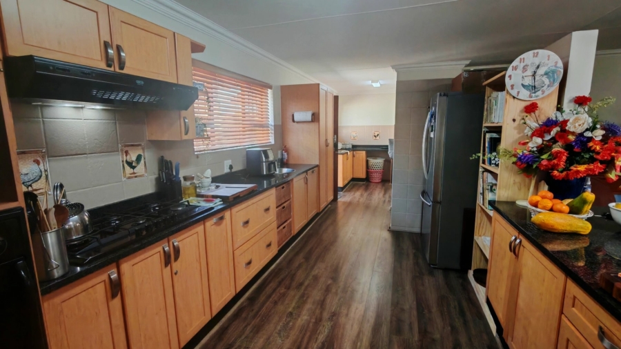 3 Bedroom Property for Sale in Fraaiuitsig Western Cape